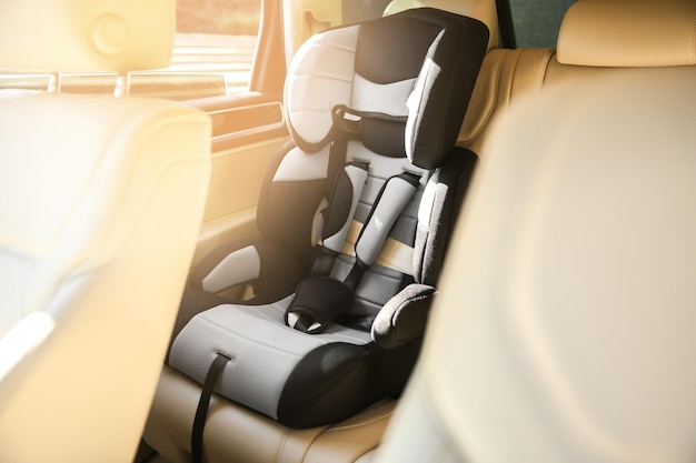 Foto asiento de seguridad para bebe en coche