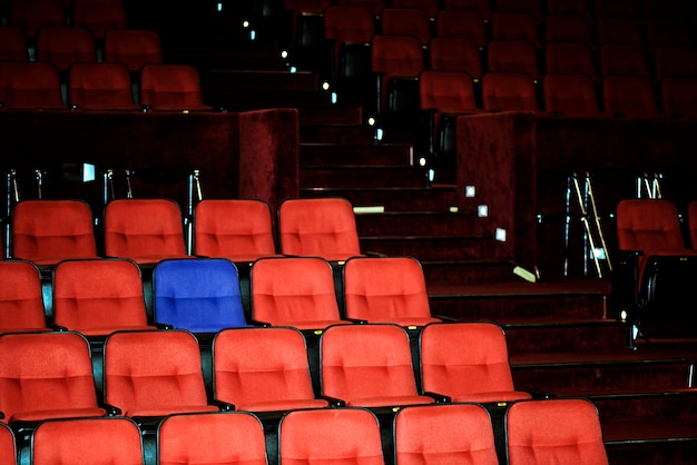 Foto asientos vacantes de un teatro