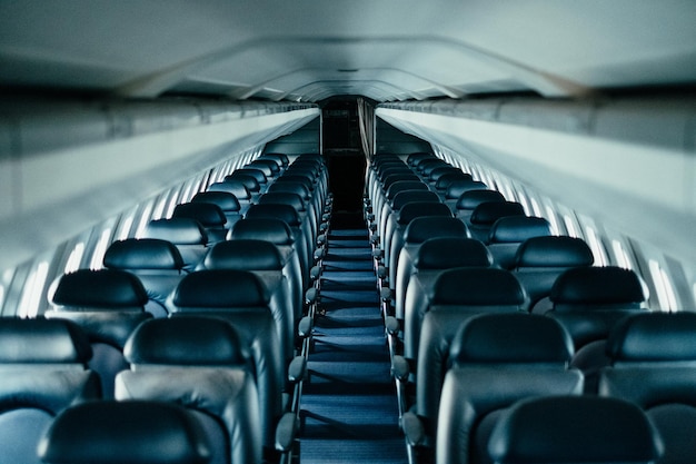 Asientos vacíos en el avión
