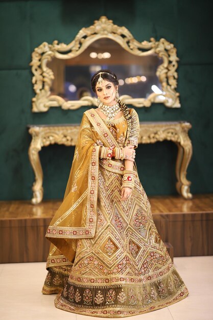 Foto el aspecto audaz de la novia el aspecto de la novieza rajasthani
