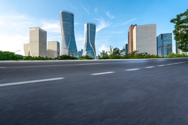 Asphaltstraßen-Skyline und Hangzhou-Architekturlandschaft