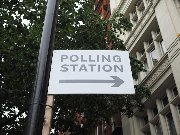 Assembleia de voto em Londres