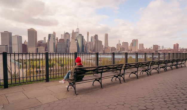 assento feminino panorama horizonte de nova york