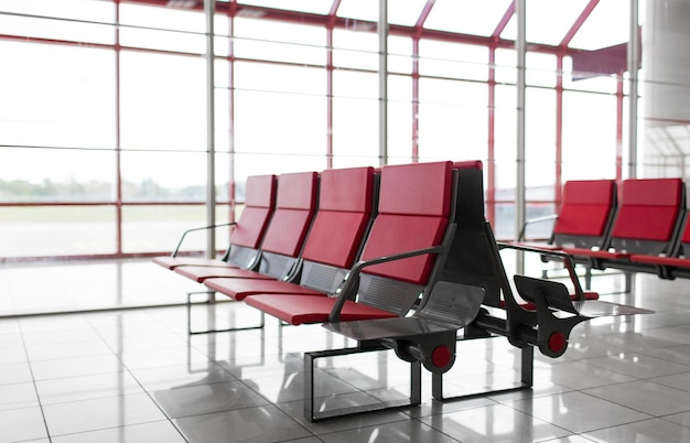 Foto assentos vazios no terminal do aeroporto