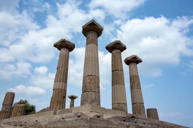 Foto assos, ruinas de la ciudad antigua, behramkale, turquía