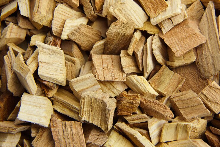 Astillas de madera para fumar textura fondo vista superior Trozos de madera natural de albaricoque para fumar