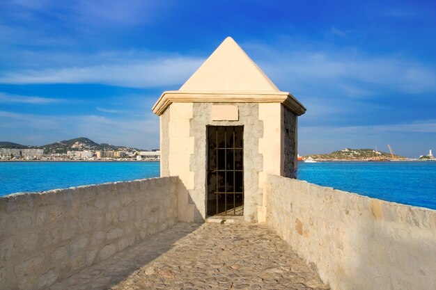 Atalaya de Ibiza con vista al puerto de Eivissa