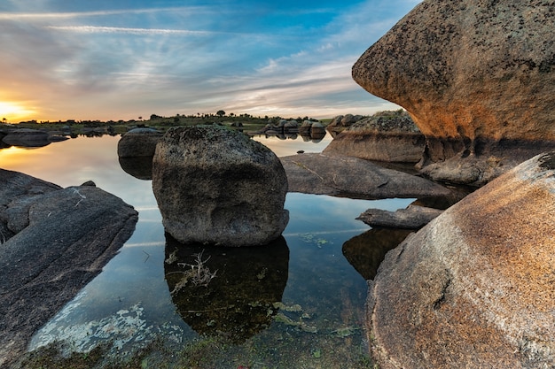 Atardecer en el área natural de los Barruecos. Extremadura España.