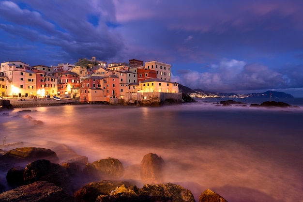 Atardecer en la bahía de Boccadasse Italia Génova