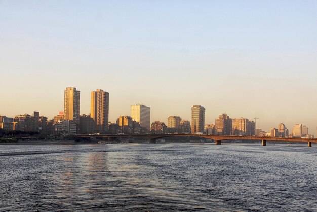 Atardecer en El Cairo desde el puente del río Nilo