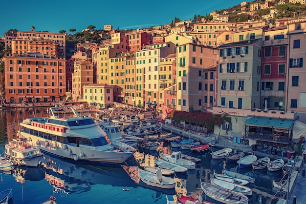 Atardecer en la ciudad de Camogli Italia