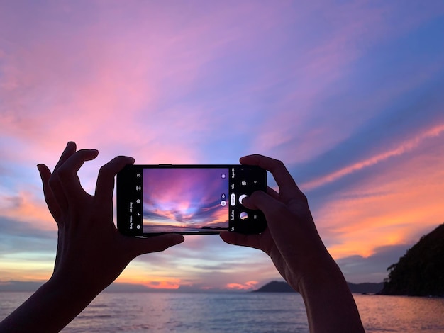 Foto el atardecer colorido