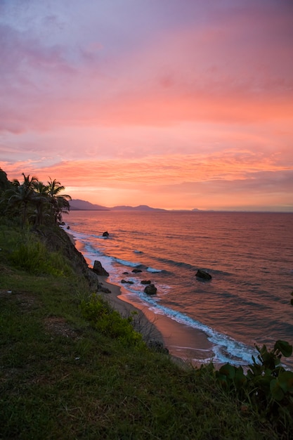 Atardecer en la costa de Santa Marta, Colombia