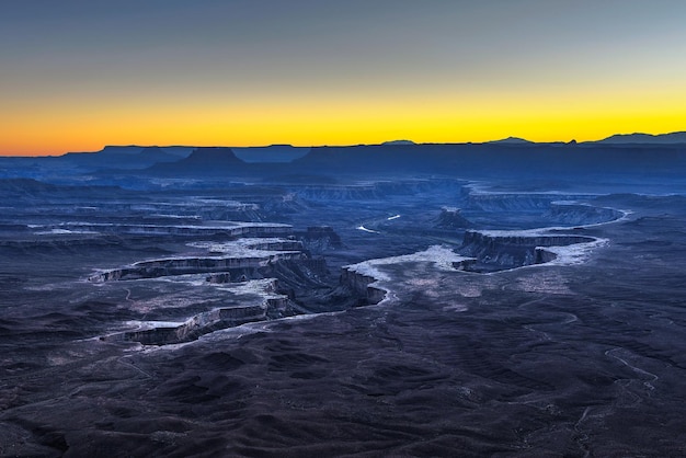 Atardecer en el Green River Overlook en el Parque Nacional Canyonlands