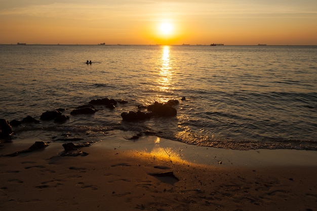 Atardecer en Ko Si Chang.