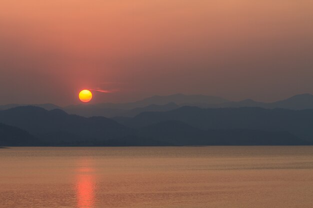 Atardecer en el lago