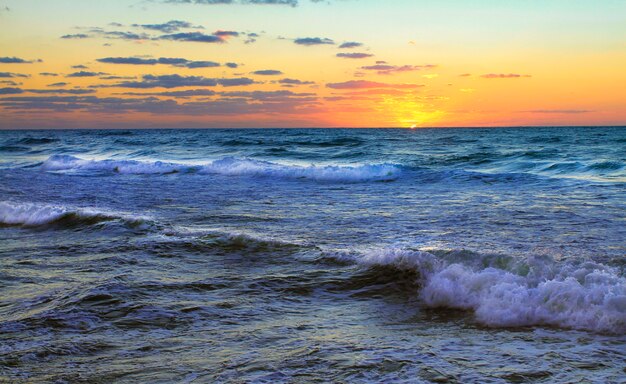 Atardecer en el mar Mediterráneo