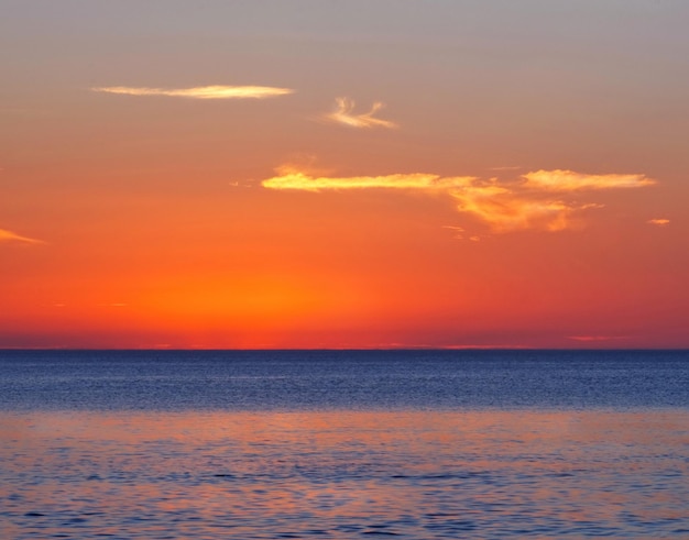 el atardecer en el mar