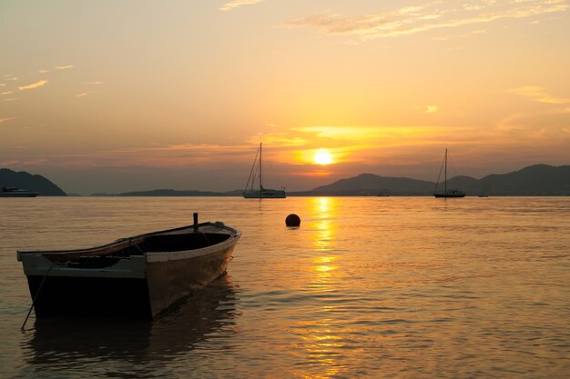 Foto atardecer en el mar