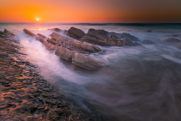 Atardecer en la playa de Bidart, País Vasco.