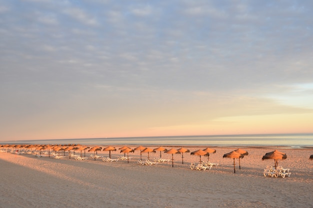 Atardecer en la playa de Monte Gordo, Algarve, Portugal