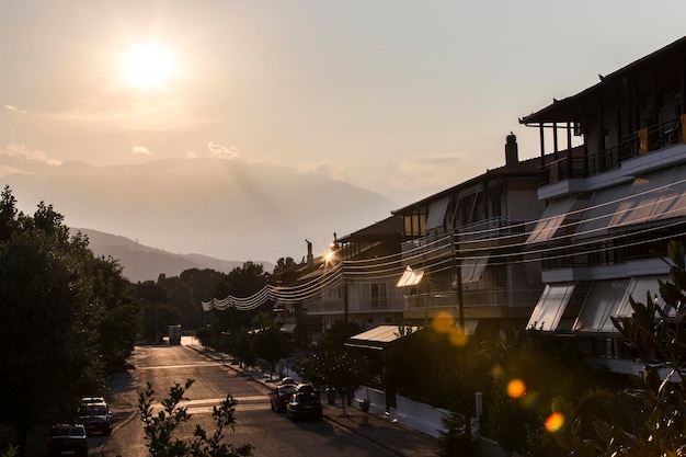 Atardecer en pueblo de montaña