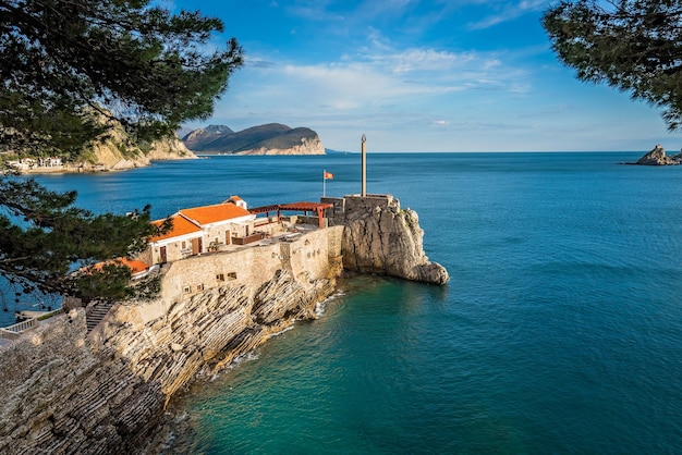 Atemberaubend gelegene alte mittelalterliche Festung in Petrovac