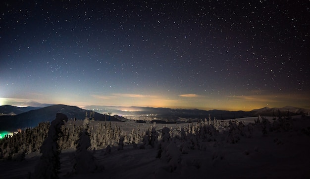 Atemberaubende Aussicht auf das europäische Skigebiet