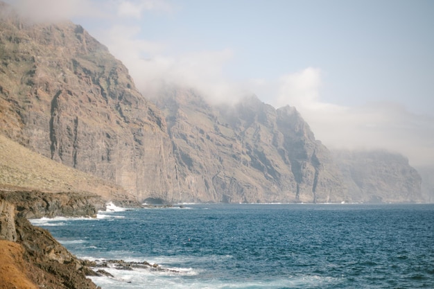 Atemberaubende Aussicht auf die Klippe in Punta de Teno, Teneriffa, Spanien