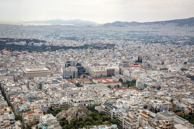 Atenas, Grécia. Cidade grande. Áreas residenciais. Luz do dia