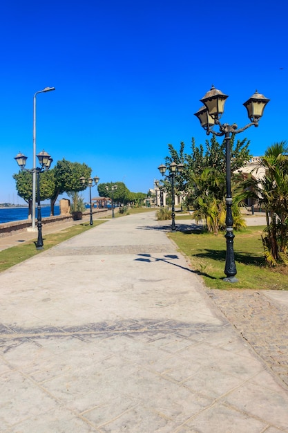 Foto aterro do rio nilo em luxor, egito