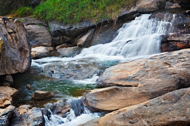 Athukadu-Wasserfall