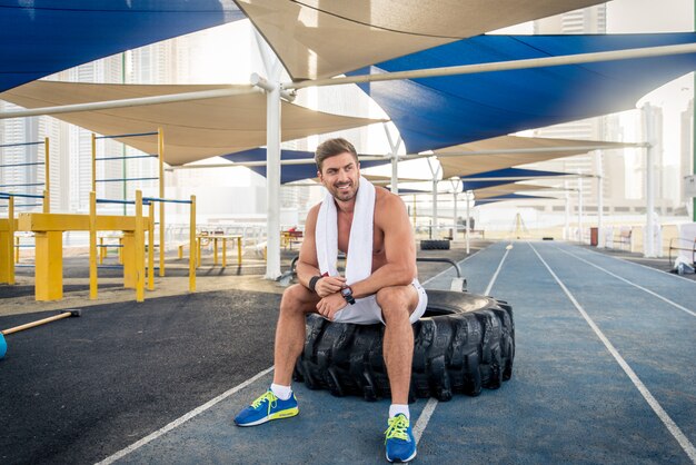 Atleta entrenando al aire libre