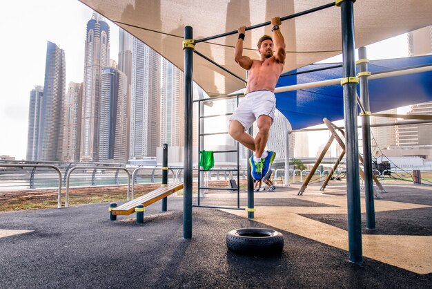 Atleta entrenando al aire libre