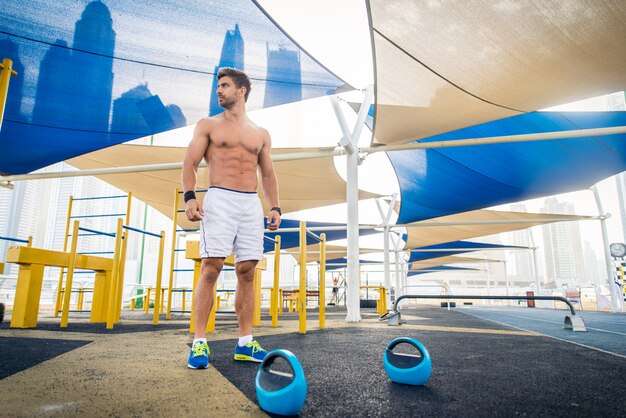 Atleta entrenando al aire libre