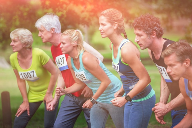 Foto atletas da maratona na linha de partida