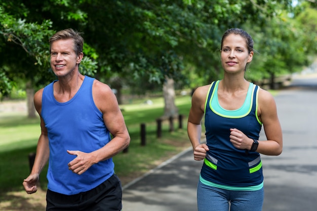 Atletas de maratón corriendo