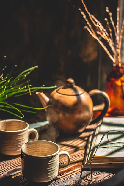 Foto atmósfera de té casero fondo marrón