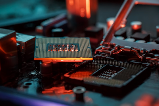 Atualização de hardware do cpu do computador de manutenção do componente da placa-mãe