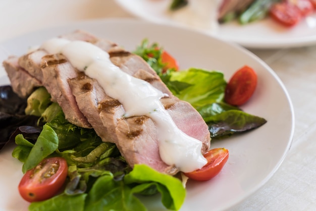 atún con ensalada