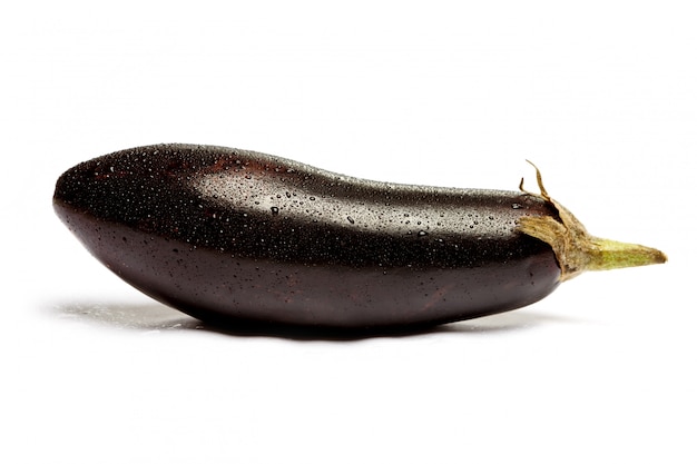 Aubergine isoliert auf einem weißen