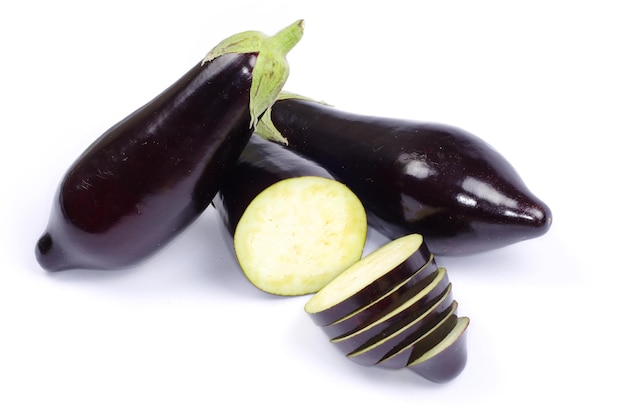 Aubergine isoliert auf weißem Hintergrund