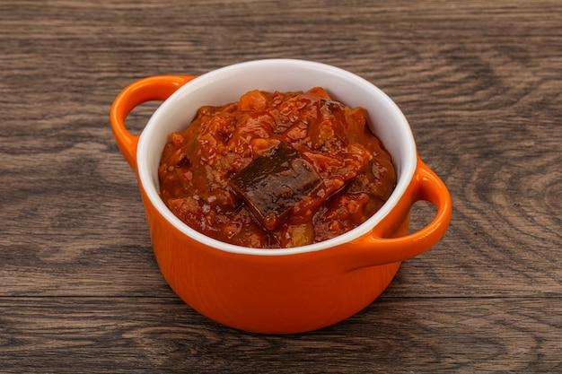 Auberginenbraten mit Tomaten und Kräutern