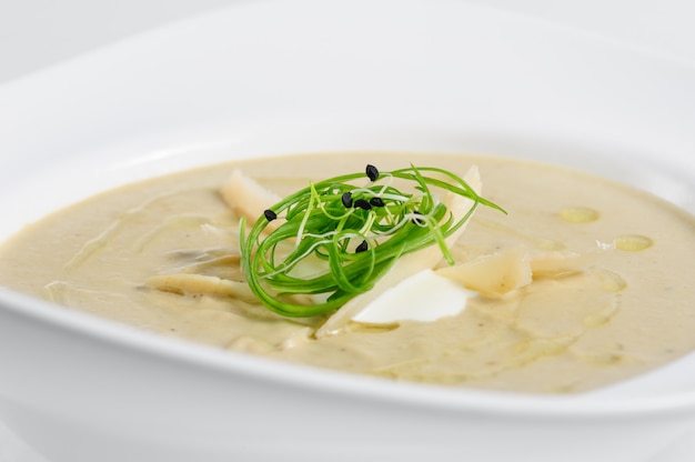 Auberginencremesuppe mit Parmigiano