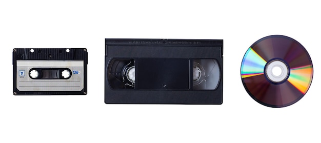 Foto audiokassette videokassette und disc isoliert auf weißem hintergrund retro-vintage