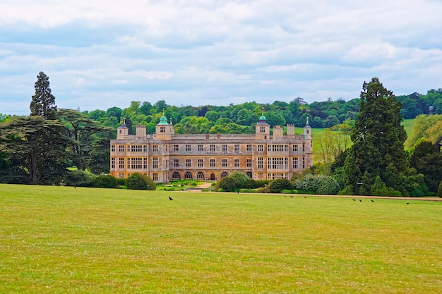 Audley End House and Garden Front en Essex en Inglaterra. Es una casa de campo medieval. Ahora está bajo la protección del English Heritage.