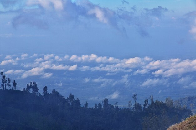 Auf dem Gipfel des Vulkans Ijen, Indonesien