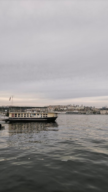 auf dem Wasser gehen