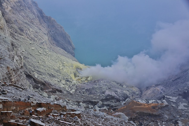 Auf der Oberseite des Ijen Vulkans Indonesien