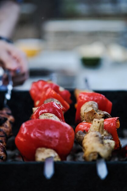 Auf Kohlen gebratenes Gemüse Gegrilltes Gemüse Gegrillte Paprika Gegrillte Pilze